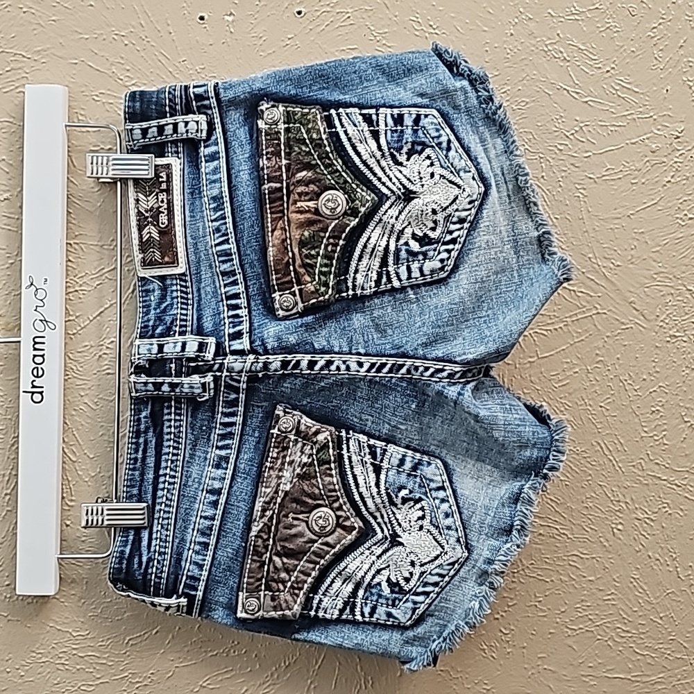 Sz26 Camo and denim Grace in LA shorts